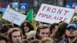 Des personnes manifestent contre l'extrême-droite et pour une union des gauches à Paris. (Photo d'illustration)