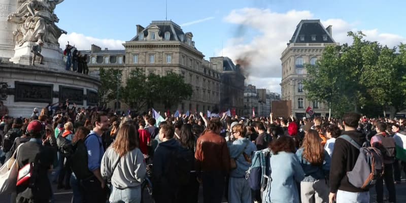 Le rassemblement contre l'extrême droite place de la République, à Paris, le 10 juin 2024.