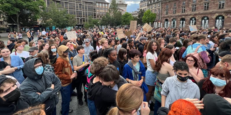 Un rassemblement contre l'extrême-droite sur la place Kléber à Strasbourg le lundi 10 juin 2024.